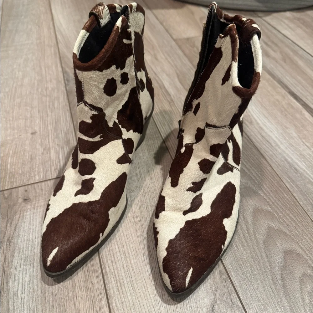 INC International Concepts Brown and Cream Ankle Boots - Picture 1 of 4